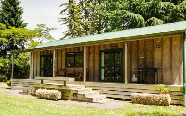 Off The Track Restaurant & Cafe – Outside – Havelock North