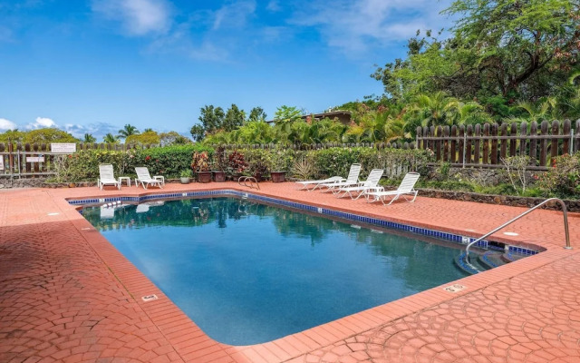 Kahaluu Bay Villas 304