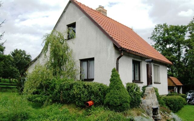 Lovely Apartment in Svinarov Czech Republic near Forest