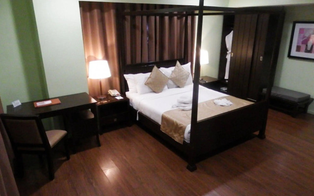 Tanza Oasis Hotel and Resort