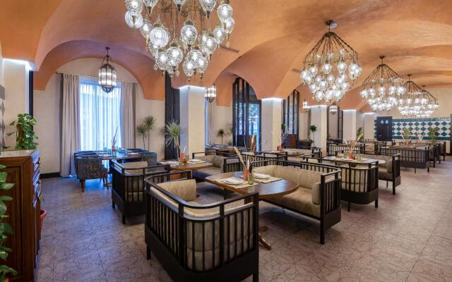 Вo'ston Hotel