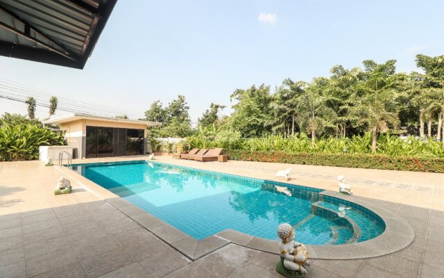 OYO 361 Relax Garden House