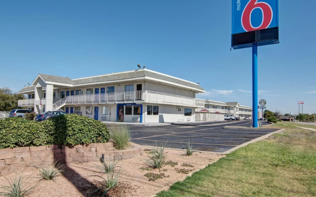 Motel 6 Euless, TX - Dallas