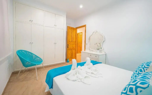 Apartamento Piscina Muro