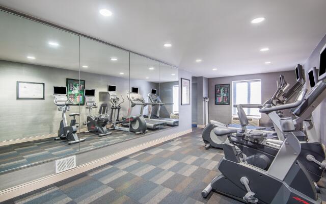 Holiday Inn Express & Suites Philadelphia - Mt. Laurel by IHG