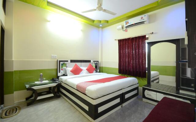 OYO 18506 Regal Golden Palace