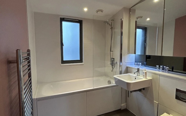 Stay in Style Modern 2 Bed Apartment