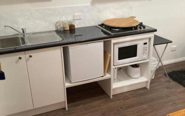 Gleeson St Guest Bungalow