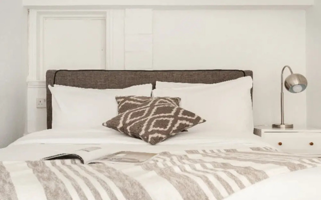 The South Kensington Mews - Lovely & Bright 5bdr Kensington