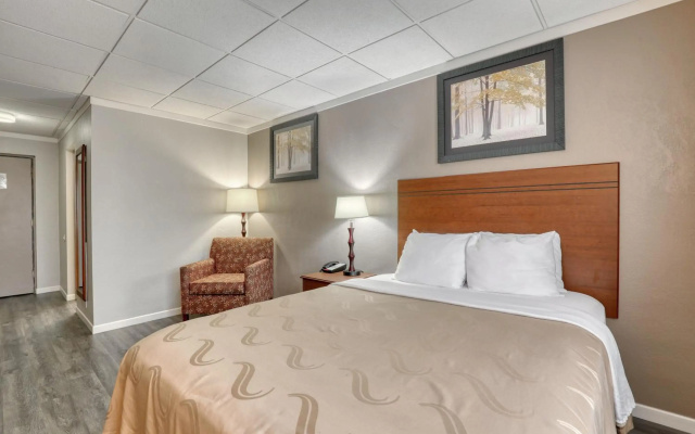 Quality Inn & Suites Green Bay Downtown