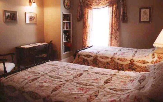Royal Manor Bed & Breakfast