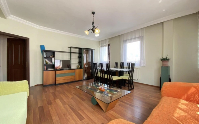 Superb Flat Close to Cevahir Mall in Sisli
