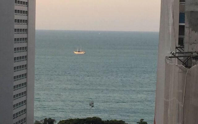 Apartamento mobiliado pertinho beira mar