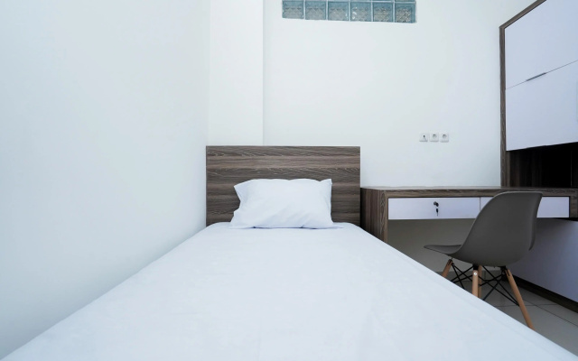 OYO Life 2462 Kost Surabaya