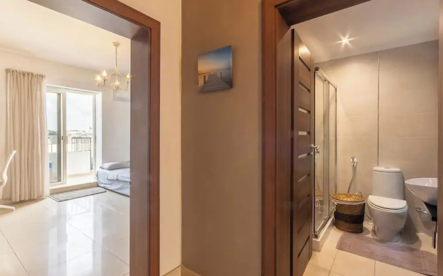 Modern and Comfortable Apart Savoy Garden