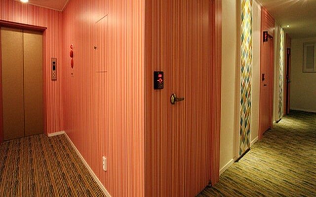Luna Motel
