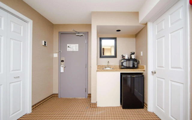 Best Western Plus Ottawa/Kanata Hotel & Conference Centre