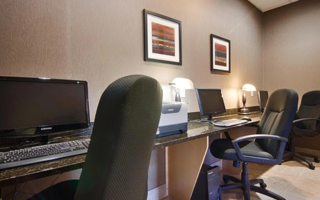 Ramada by Wyndham East Syracuse Carrier Circle