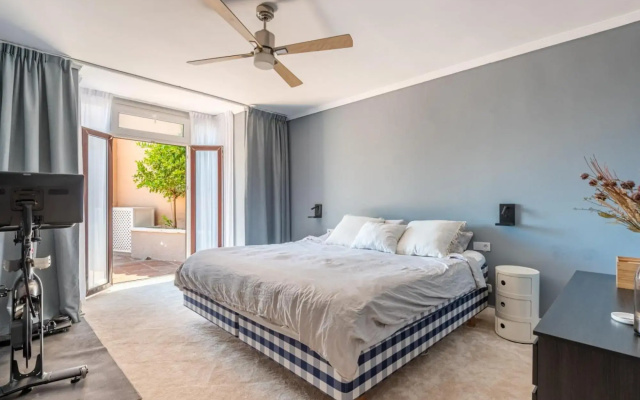 La Heredia townhouse with a magical seaview