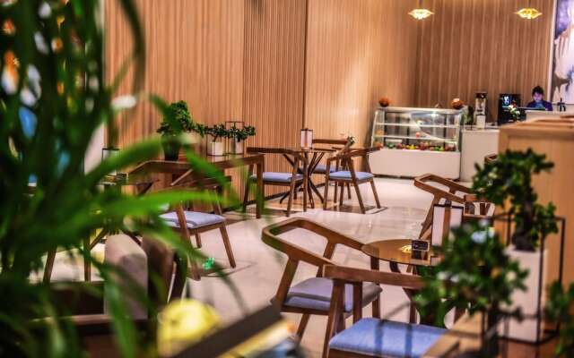 Shining Star Health Apartment Hotel