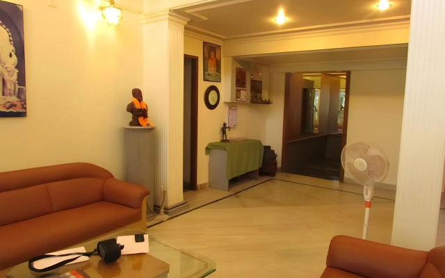 OYO 2726 Hotel Elegant