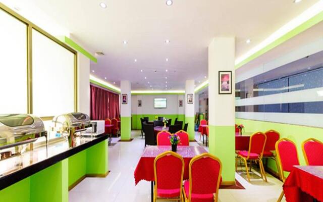 Shang Pin Holiday Inn Airport Second Branch