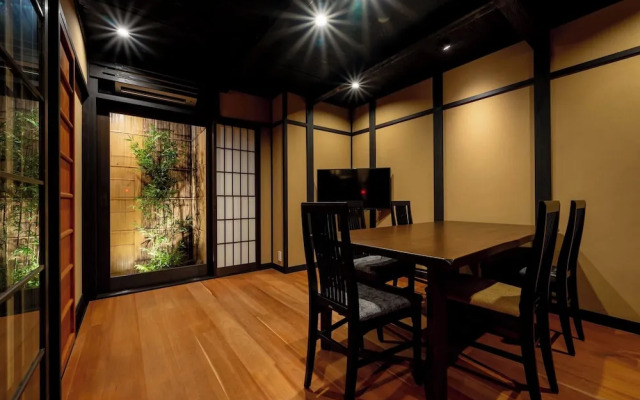 Resi Stay Palace Gate