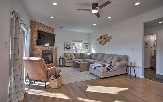 Medicine Park Cabin w/ Mountain Views!