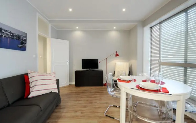 Make Yourself At Home - Porto