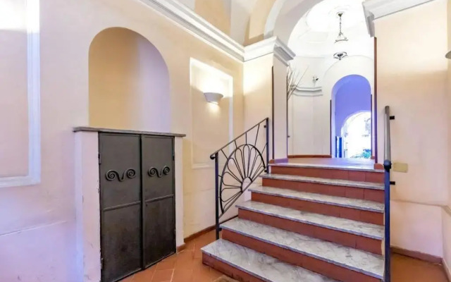 Lovely Apartment Ground Floor Colosseo up 4 Prs !