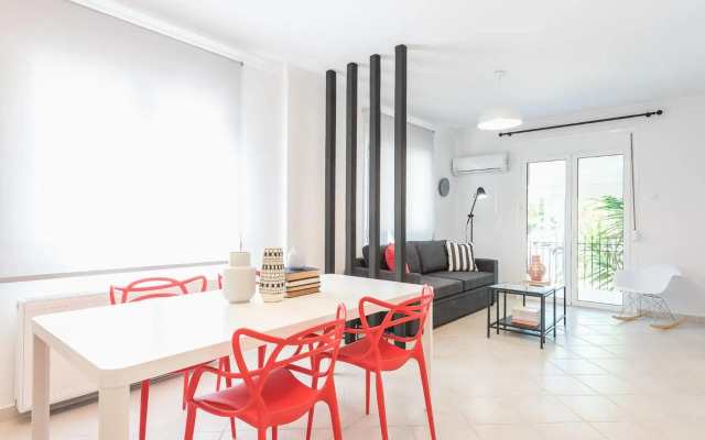 2 stops to Acropolis - Free Cancellation - Terrace