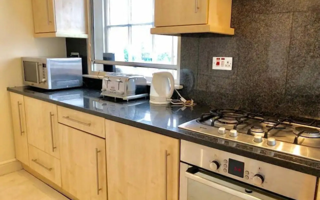 Buckingham Palace View Apartment