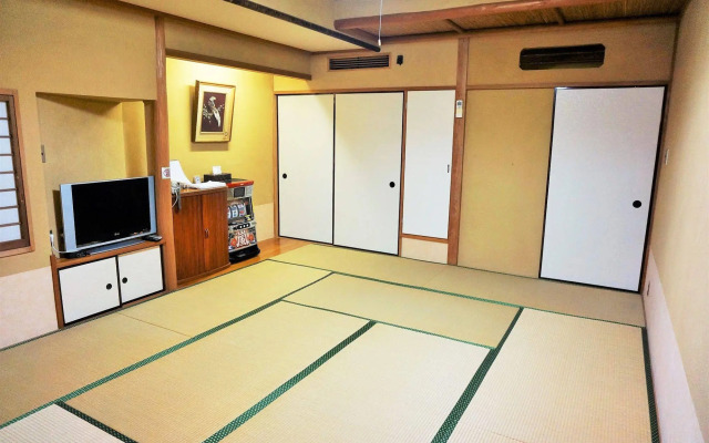 Atami Red House