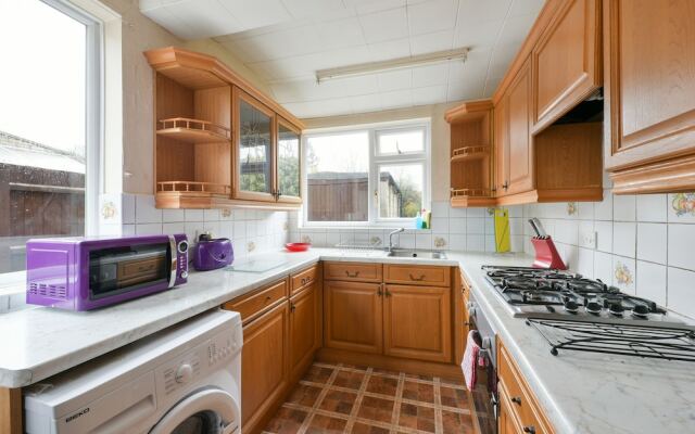 Dirac Lodge 4-bedroom House