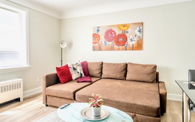 1BR Apt w King Bed Netflix - Close to Downtown