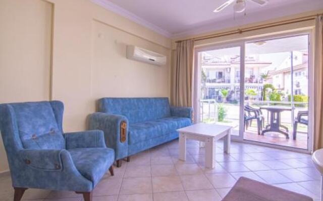 Sunset Beach Club Aqualettings Lighthouse 19