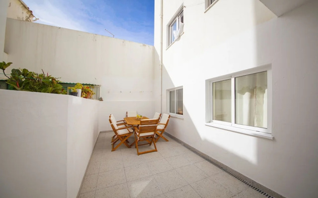 C10 - Lagos Center Apartment