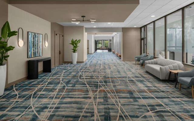 Sheraton Milwaukee Brookfield Hotel