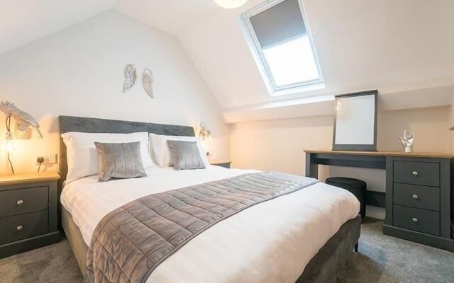 The Queens Arms Apartments
