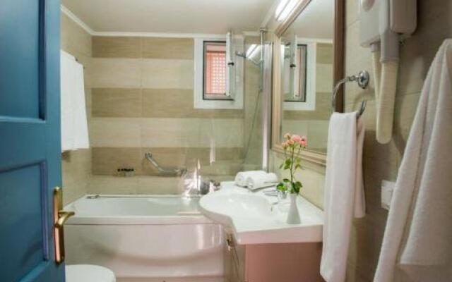 'Captain's House' Traditional Hotel Suites