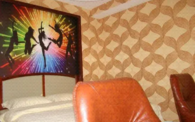 Dalian Yijia Theme Hotel