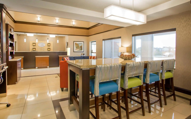 Comfort Suites Columbus West - Hilliard