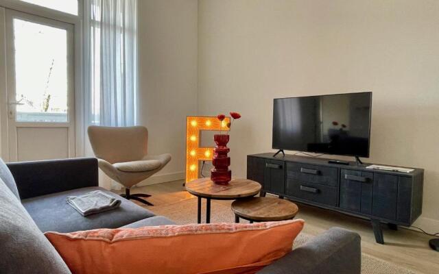 Fantastic 1 Bedroom Serviced Apartment 64m2 -MNL F-