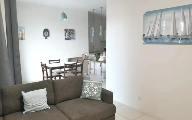 Apartment with 2 Bedrooms in Flic En Flac, with Pool Access, Balcony And Wifi - 800 M From the Beach