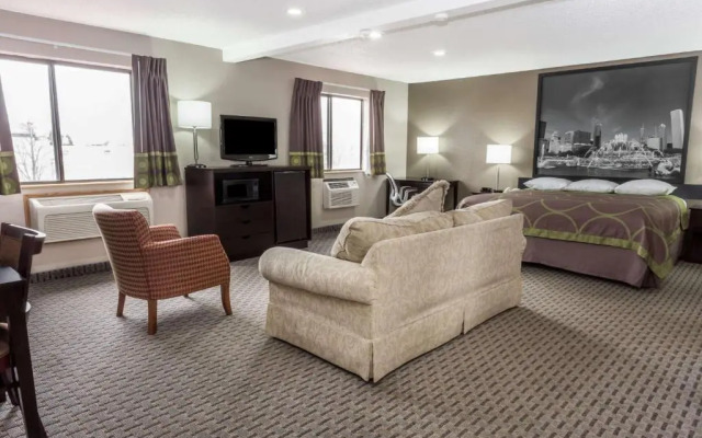 Super 8 Mundelein/Libertyville Area
