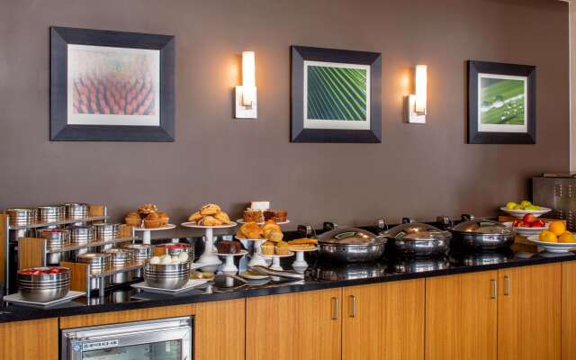 DoubleTree Suites by Hilton Hotel Minneapolis