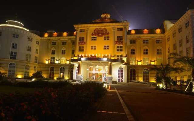 The Royal Pinnacle Hotel