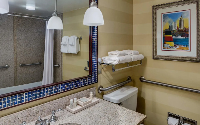 Renaissance Mobile Riverview Plaza Hotel