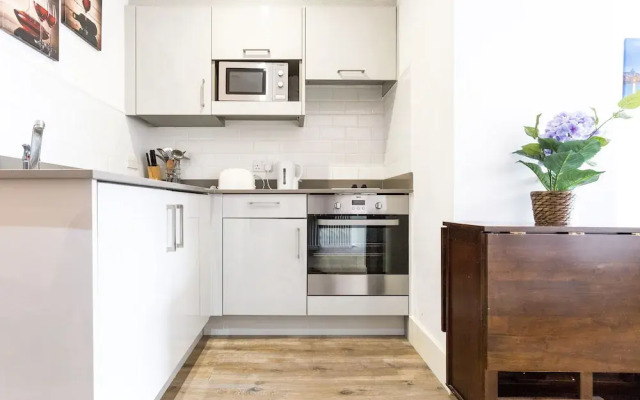Studio Apartment  Central London