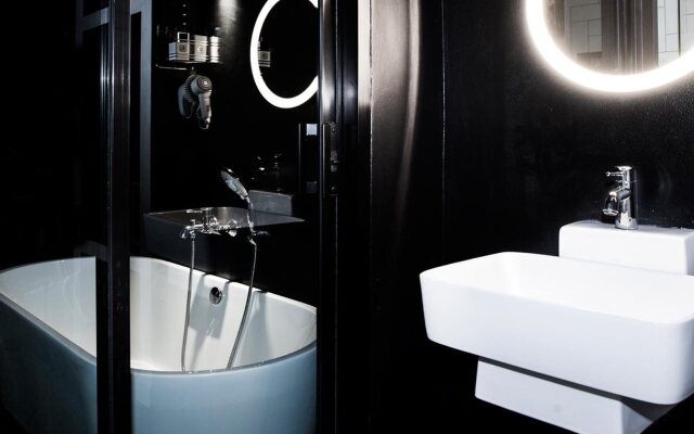 Blu Monkey Hub and Hotel Phuket